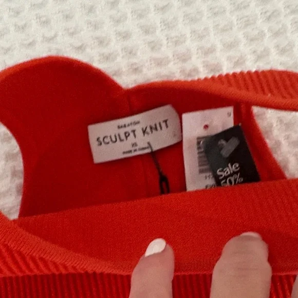 Aritzia Vibrant Red Sleeveless Tank - Picture 5 of 5